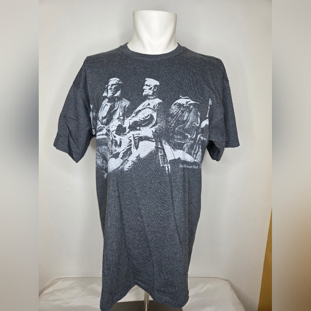 Stone Mountain Park Size L Gray Crewneck Graphic tshirt
